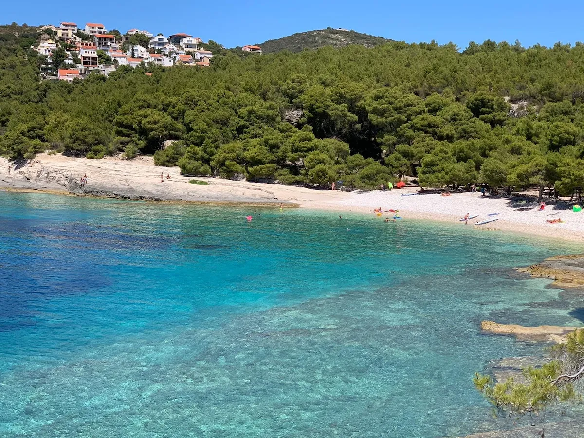 Srebrna Beach - der Strand direkt bei der Villa